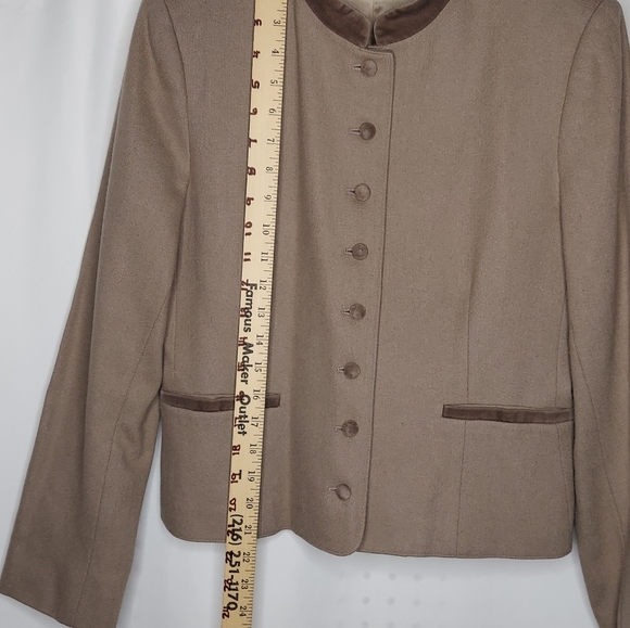 Tailored By Handmacher 60's Skirt Suit Set XS/S 10 Beige Button Velour High Neck - Picture 7 of 16